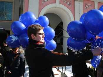 Vor dem Rathaus